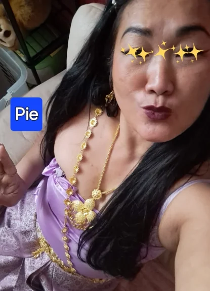 SEHR FEMININE SEXY  THAI - GANZKÖRPERMASSAGE