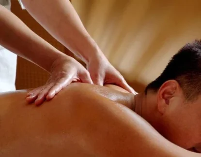 NEU in Chur: Charmante Thai Masseurin und Sex Liebhaberin !