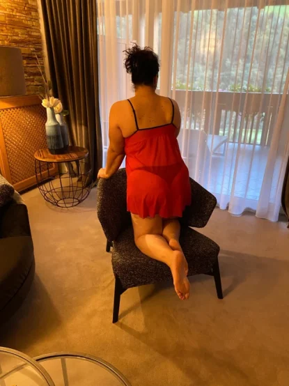 CH in Baden bietet 90 Min. rotes Tantra Fr. 300.-