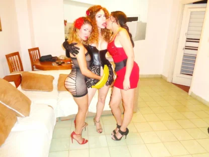 New Bella Mistress * 23cm Italien SHEMALE * Sperma Queen in Basel !