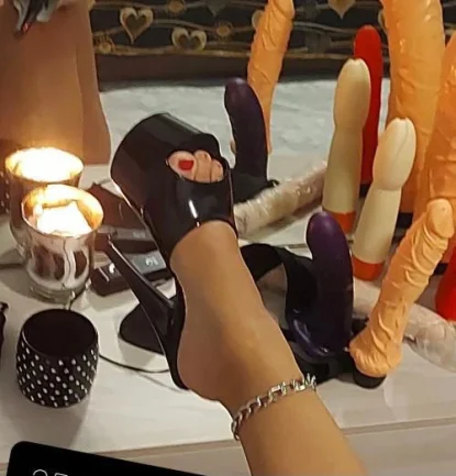 Dipl. Masseurin fickt dich durch !!!