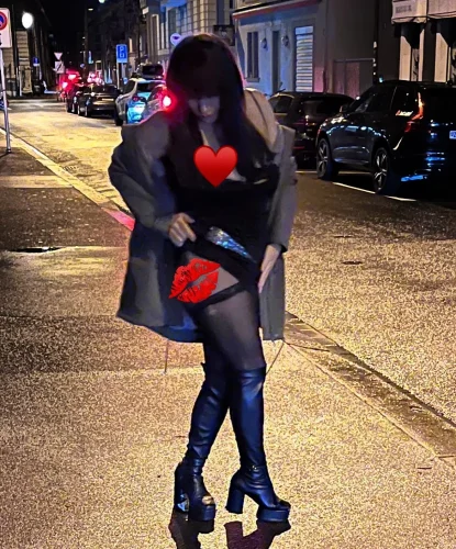 Geile Trans Blowjob Königin - Privatvideos & Fotos!