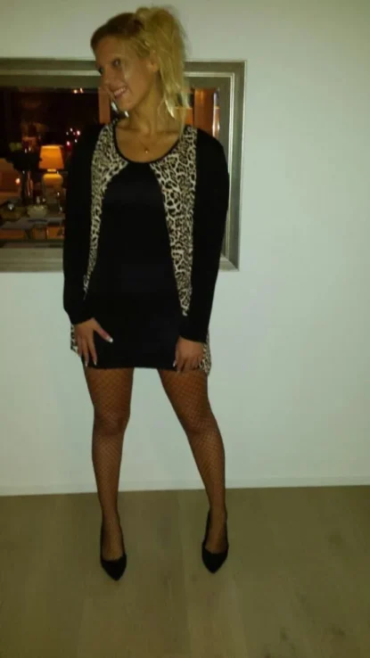 CH-Blondine weibliche Kurven