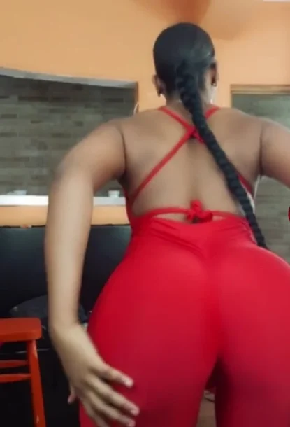 NEU, 1mal in Schweiz, in St.Gallen, geile SexBombe Yesenia verwöhnt Dich total!