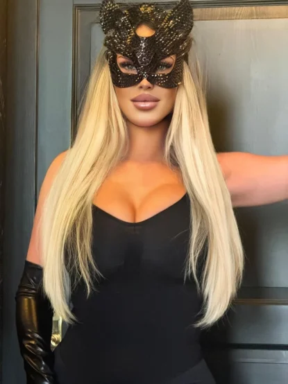 Joline Infernale  Gastlady