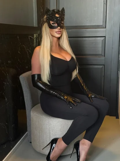 Joline Infernale  Gastlady
